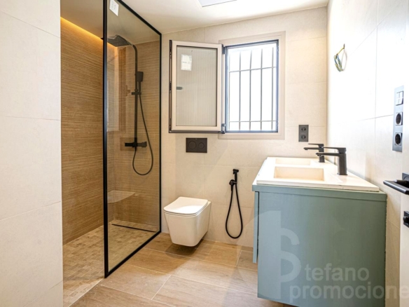 EXCLUSIVIDAD , Y ELEGANCIA, EN CERRADO DE CALDERÓN, DESCUBRE ESTE ENCANTADOR  CHALET PAREADO, COMPLETAMENTE REFORMADO A ESTRENAR REF:64887