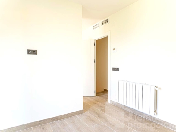 EXCLUSIVIDAD , Y ELEGANCIA, EN CERRADO DE CALDERÓN, DESCUBRE ESTE ENCANTADOR  CHALET PAREADO, COMPLETAMENTE REFORMADO A ESTRENAR REF:64887
