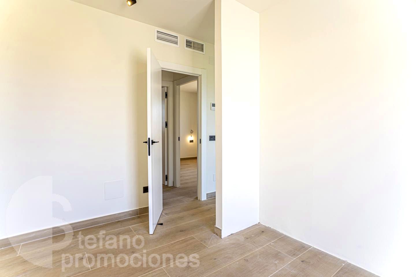 EXCLUSIVIDAD , Y ELEGANCIA, EN CERRADO DE CALDERÓN, DESCUBRE ESTE ENCANTADOR  CHALET PAREADO, COMPLETAMENTE REFORMADO A ESTRENAR REF:64887