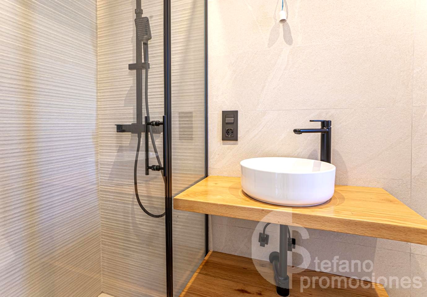 EXCLUSIVIDAD , Y ELEGANCIA, EN CERRADO DE CALDERÓN, DESCUBRE ESTE ENCANTADOR  CHALET PAREADO, COMPLETAMENTE REFORMADO A ESTRENAR REF:64887