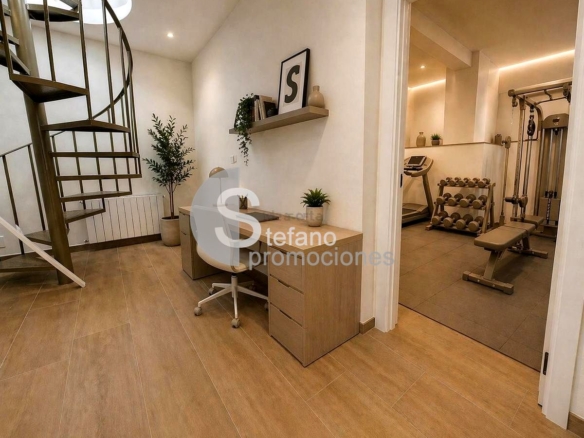 EXCLUSIVIDAD , Y ELEGANCIA, EN CERRADO DE CALDERÓN, DESCUBRE ESTE ENCANTADOR  CHALET PAREADO, COMPLETAMENTE REFORMADO A ESTRENAR REF:64887