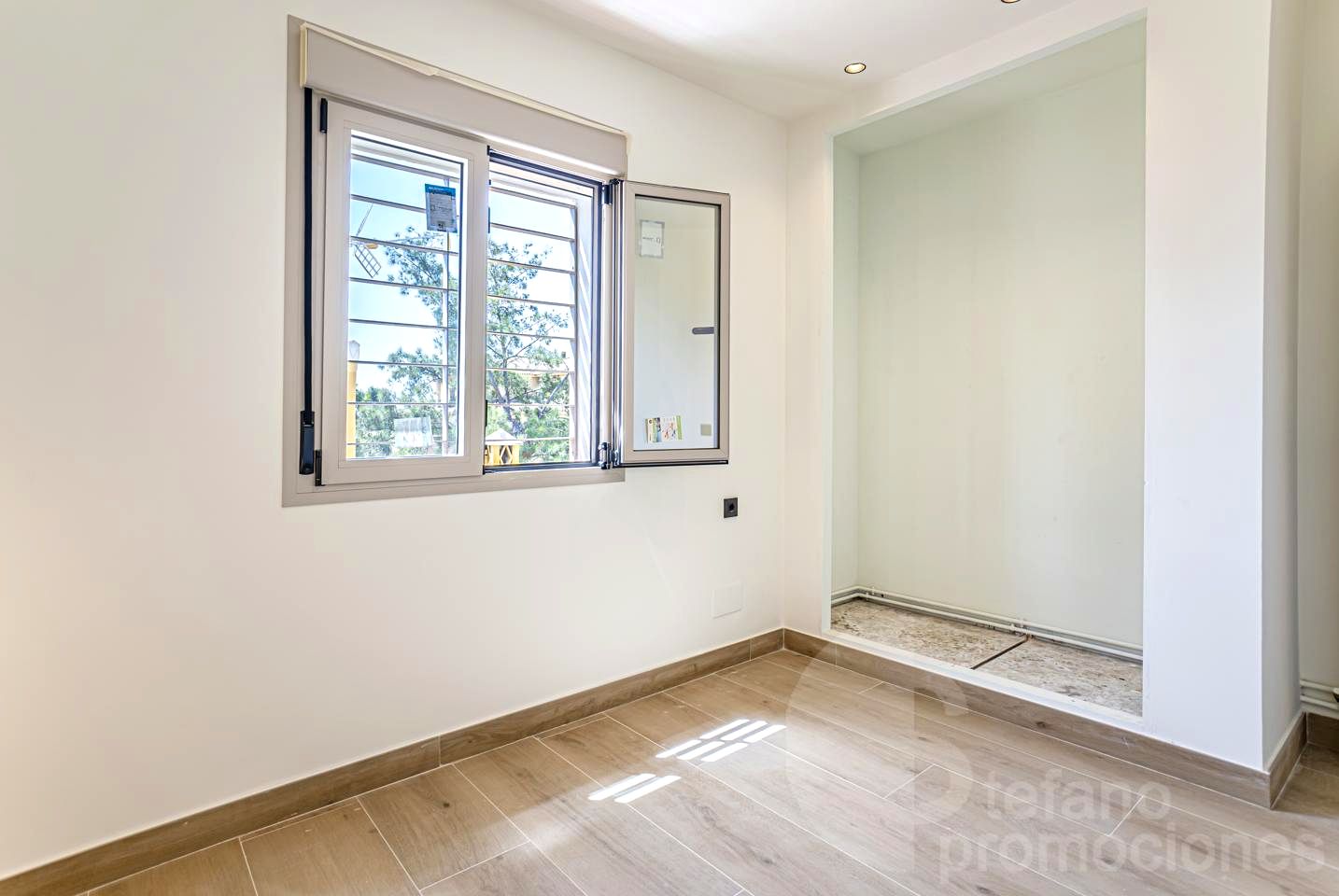 EXCLUSIVIDAD , Y ELEGANCIA, EN CERRADO DE CALDERÓN, DESCUBRE ESTE ENCANTADOR  CHALET PAREADO, COMPLETAMENTE REFORMADO A ESTRENAR REF:64887