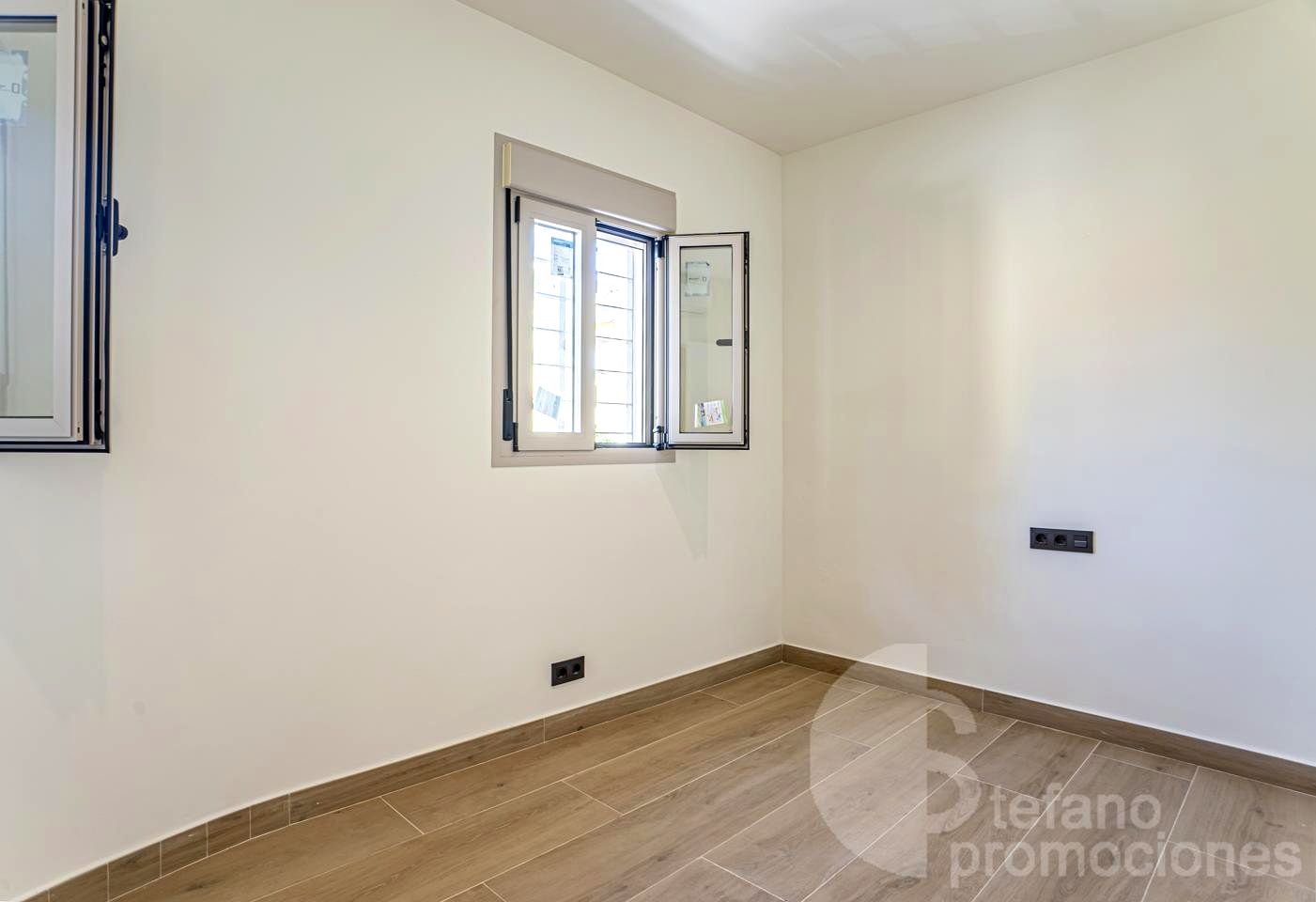 EXCLUSIVIDAD , Y ELEGANCIA, EN CERRADO DE CALDERÓN, DESCUBRE ESTE ENCANTADOR  CHALET PAREADO, COMPLETAMENTE REFORMADO A ESTRENAR REF:64887