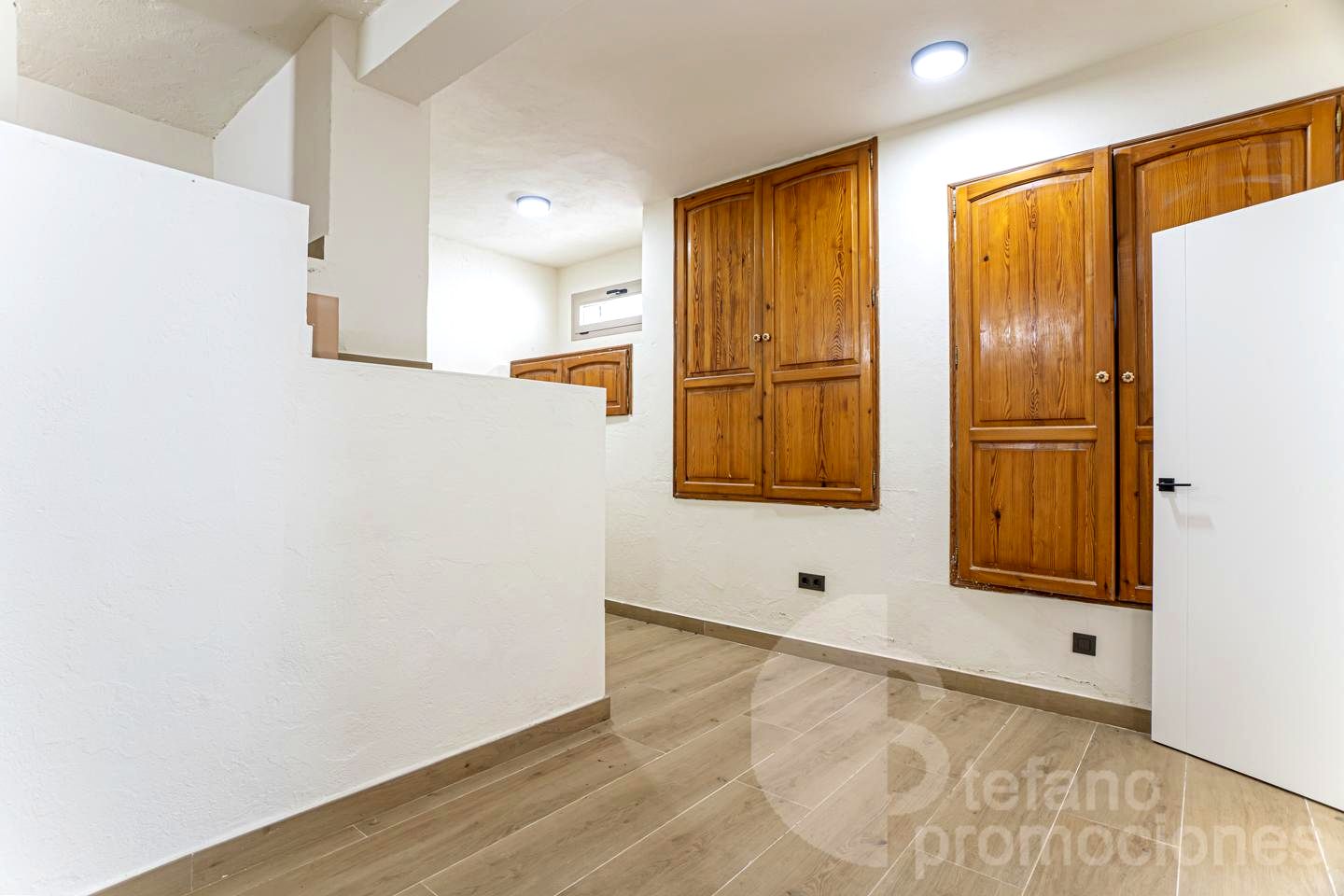 EXCLUSIVIDAD , Y ELEGANCIA, EN CERRADO DE CALDERÓN, DESCUBRE ESTE ENCANTADOR  CHALET PAREADO, COMPLETAMENTE REFORMADO A ESTRENAR REF:64887