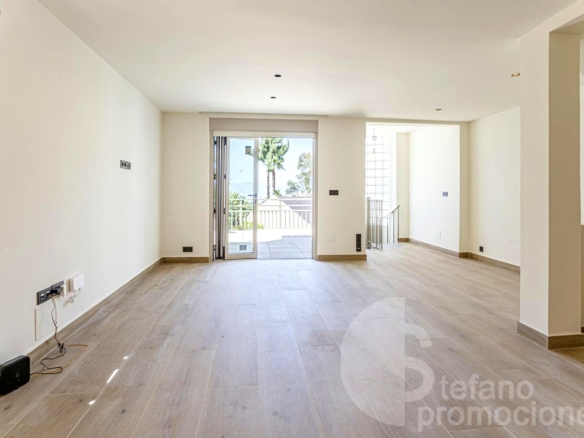 EXCLUSIVIDAD , Y ELEGANCIA, EN CERRADO DE CALDERÓN, DESCUBRE ESTE ENCANTADOR  CHALET PAREADO, COMPLETAMENTE REFORMADO A ESTRENAR REF:64887