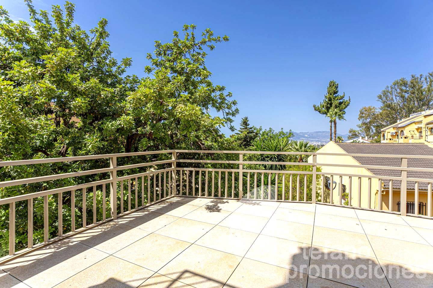EXCLUSIVIDAD , Y ELEGANCIA, EN CERRADO DE CALDERÓN, DESCUBRE ESTE ENCANTADOR  CHALET PAREADO, COMPLETAMENTE REFORMADO A ESTRENAR REF:64887