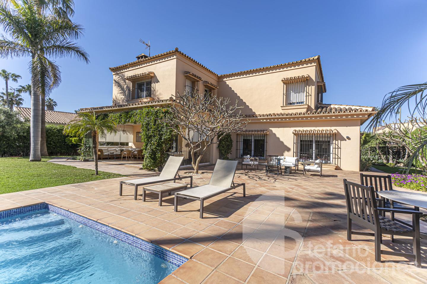 image_1573554_10.jpg Chalet on sale in Málaga REF:64801