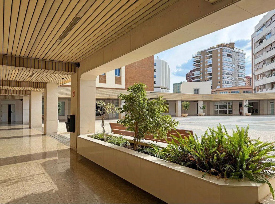 image_1573710_0.jpg DESCUBRE UN ESTILO DE VIDA EXCLUSIVO EN EL CORAZÓN DE MÁLAGA: ESPECTACULAR VIVIENDA EN UN EDIFICIO EMBLEMÁTICO 5 ESTRELLAS, REF:64610