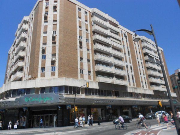 DESCUBRE UN ESTILO DE VIDA EXCLUSIVO EN EL CORAZÓN DE MÁLAGA: ESPECTACULAR VIVIENDA EN UN EDIFICIO EMBLEMÁTICO 5 ESTRELLAS, REF:64610