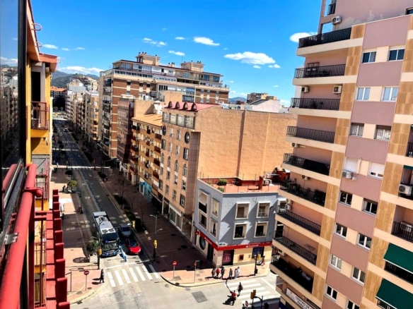 ¡VIVE EN EL CORAZÓN DE MÁLAGA! PISO DE 100M² CON PARKING PRIVADO, 4 DORMITORIOS CON ARMARIOS EMPOTRADOS, 2 BAÑOS COMPLETOS REF:6332