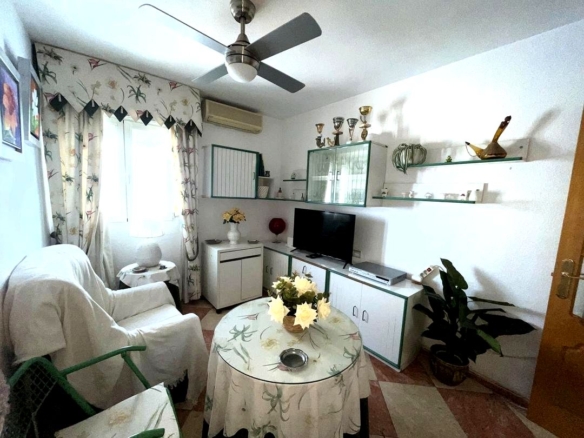 ¡VIVE EN EL CORAZÓN DE MÁLAGA! PISO DE 100M² CON PARKING PRIVADO, 4 DORMITORIOS CON ARMARIOS EMPOTRADOS, 2 BAÑOS COMPLETOS REF:6332