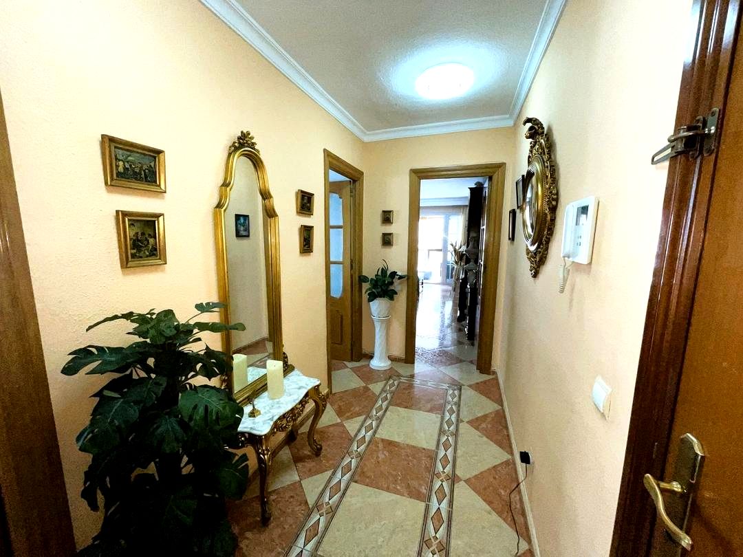 image_1573966_11.jpg ¡VIVE EN EL CORAZÓN DE MÁLAGA! PISO DE 100M² CON PARKING PRIVADO, 4 DORMITORIOS CON ARMARIOS EMPOTRADOS, 2 BAÑOS COMPLETOS REF:6332