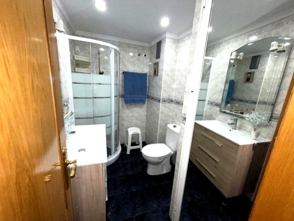 ¡VIVE EN EL CORAZÓN DE MÁLAGA! PISO DE 100M² CON PARKING PRIVADO, 4 DORMITORIOS CON ARMARIOS EMPOTRADOS, 2 BAÑOS COMPLETOS REF:6332