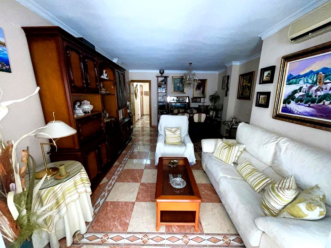 image_1573966_13.jpg ¡VIVE EN EL CORAZÓN DE MÁLAGA! PISO DE 100M² CON PARKING PRIVADO, 4 DORMITORIOS CON ARMARIOS EMPOTRADOS, 2 BAÑOS COMPLETOS REF:6332