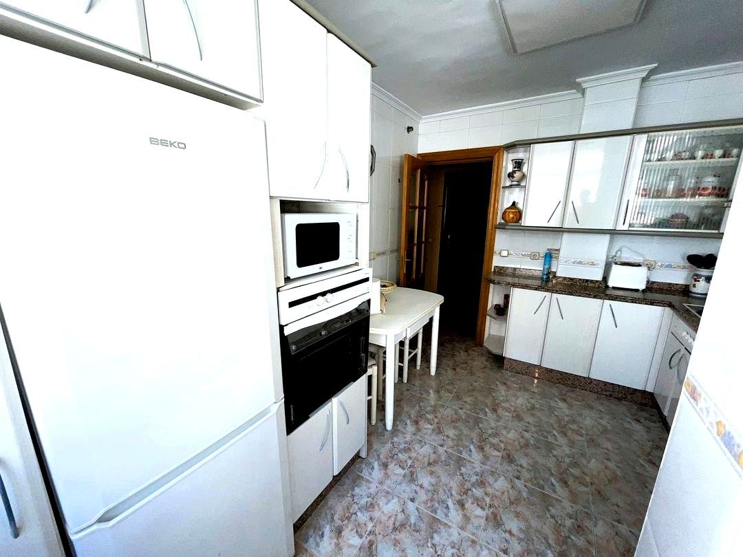 image_1573966_25.jpg ¡VIVE EN EL CORAZÓN DE MÁLAGA! PISO DE 100M² CON PARKING PRIVADO, 4 DORMITORIOS CON ARMARIOS EMPOTRADOS, 2 BAÑOS COMPLETOS REF:6332