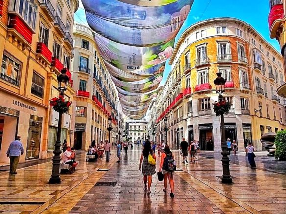 ¡VIVE EN EL CORAZÓN DE MÁLAGA! PISO DE 100M² CON PARKING PRIVADO, 4 DORMITORIOS CON ARMARIOS EMPOTRADOS, 2 BAÑOS COMPLETOS REF:6332