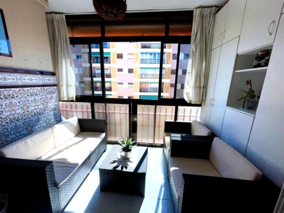 ¡VIVE EN EL CORAZÓN DE MÁLAGA! PISO DE 100M² CON PARKING PRIVADO, 4 DORMITORIOS CON ARMARIOS EMPOTRADOS, 2 BAÑOS COMPLETOS REF:6332