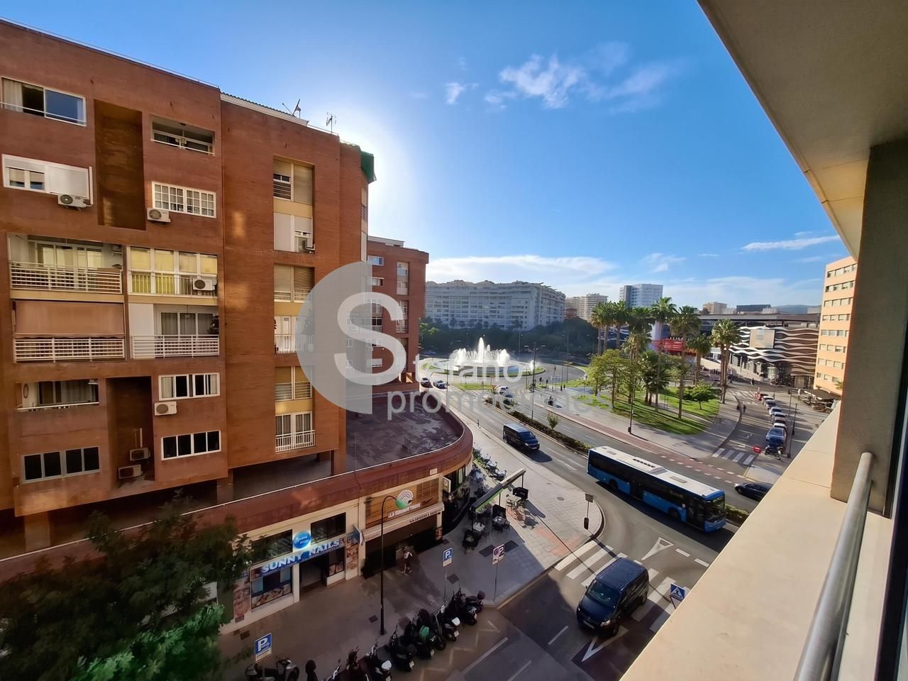 image_1574079_1.jpg EN PLENO CORAZÓN DE VIALIA, EDIFICIO CON BUEN ESTILISMO, MUY LUMINOSA Y SOLEADA, ORIENTACIÓN SUR OESTE, TOTALMENTE EXTERIOR. UBICACIÓN INMEJORABLE JUN REF:65085