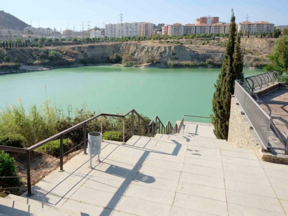Industrial Warehouse on sale in Málaga REF:65115