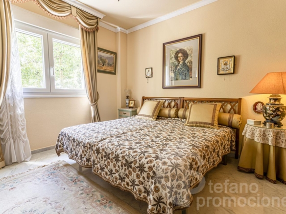 ¡OPORTUNIDAD ÚNICA EN LA ZONA MÁS EXCLUSIVA Y PRESTIGIOSA DE MÁLAGA! ESTA ESPECTACULAR VIVIENDA TOTALMENTE EXTERIOR TE ENVUELVE EN LUZ NATURAL GRACIAS REF:65120