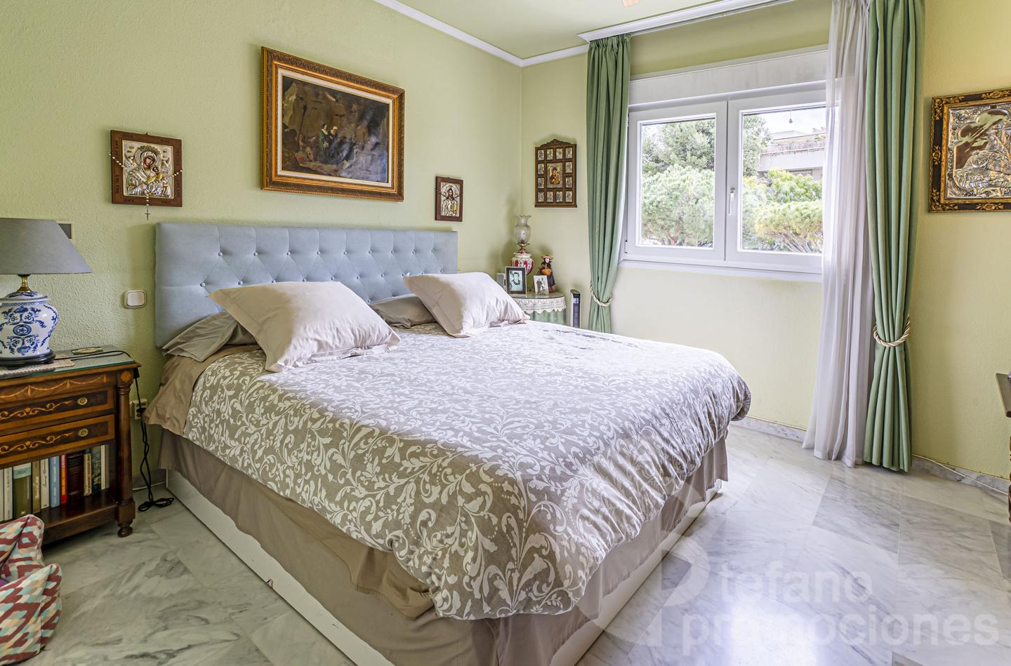 ¡OPORTUNIDAD ÚNICA EN LA ZONA MÁS EXCLUSIVA Y PRESTIGIOSA DE MÁLAGA! ESTA ESPECTACULAR VIVIENDA TOTALMENTE EXTERIOR TE ENVUELVE EN LUZ NATURAL GRACIAS REF:65120