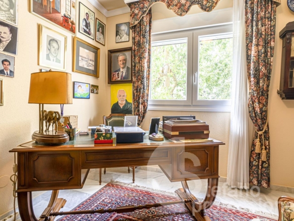 ¡OPORTUNIDAD ÚNICA EN LA ZONA MÁS EXCLUSIVA Y PRESTIGIOSA DE MÁLAGA! ESTA ESPECTACULAR VIVIENDA TOTALMENTE EXTERIOR TE ENVUELVE EN LUZ NATURAL GRACIAS REF:65120