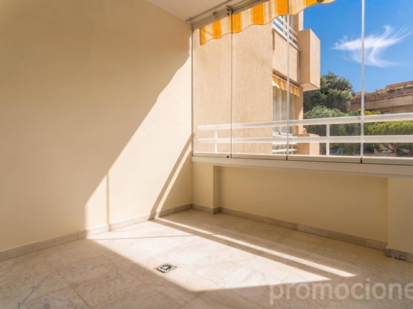 ¡OPORTUNIDAD ÚNICA EN LA ZONA MÁS EXCLUSIVA Y PRESTIGIOSA DE MÁLAGA! ESTA ESPECTACULAR VIVIENDA TOTALMENTE EXTERIOR TE ENVUELVE EN LUZ NATURAL GRACIAS REF:65120