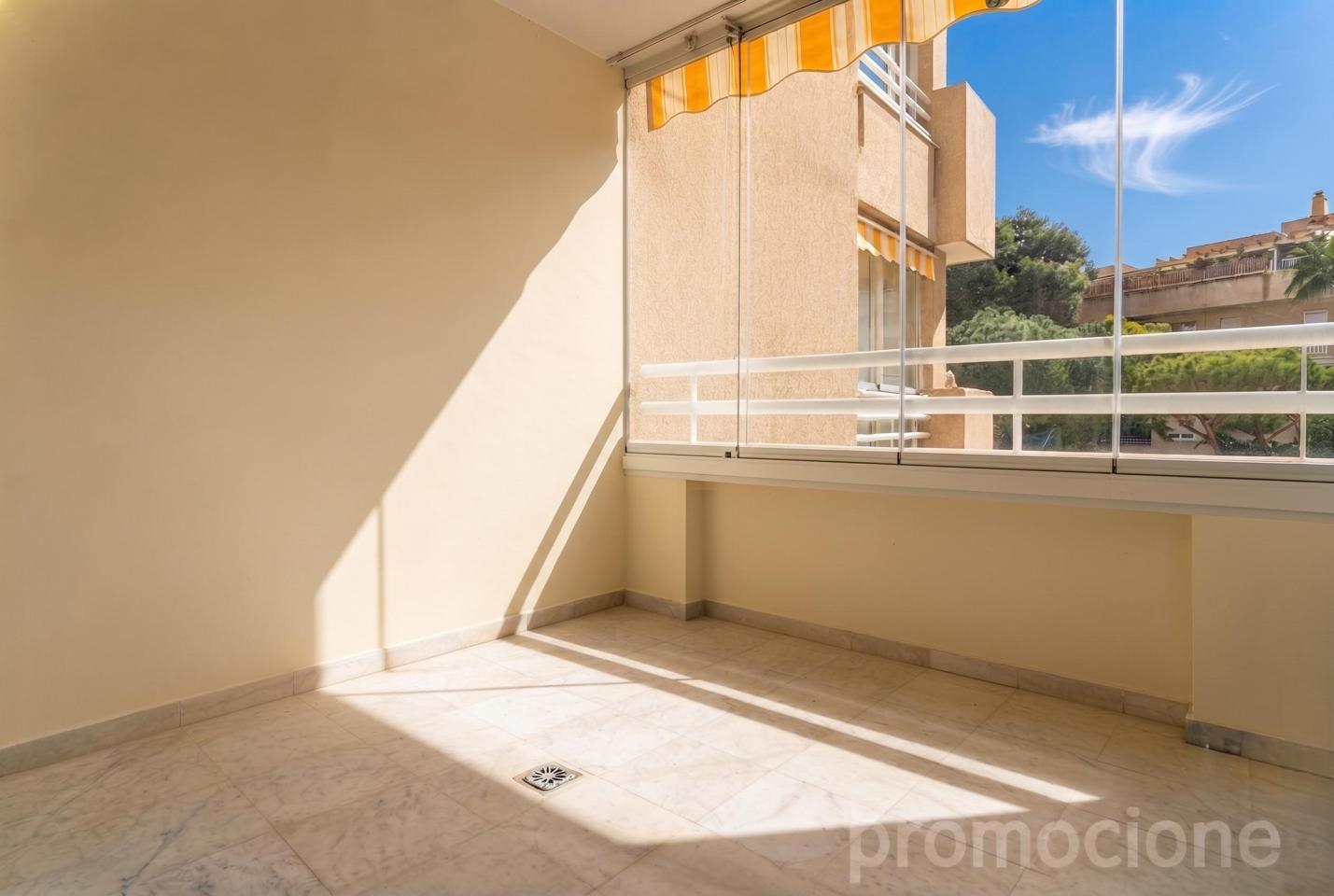 ¡OPORTUNIDAD ÚNICA EN LA ZONA MÁS EXCLUSIVA Y PRESTIGIOSA DE MÁLAGA! ESTA ESPECTACULAR VIVIENDA TOTALMENTE EXTERIOR TE ENVUELVE EN LUZ NATURAL GRACIAS REF:65120