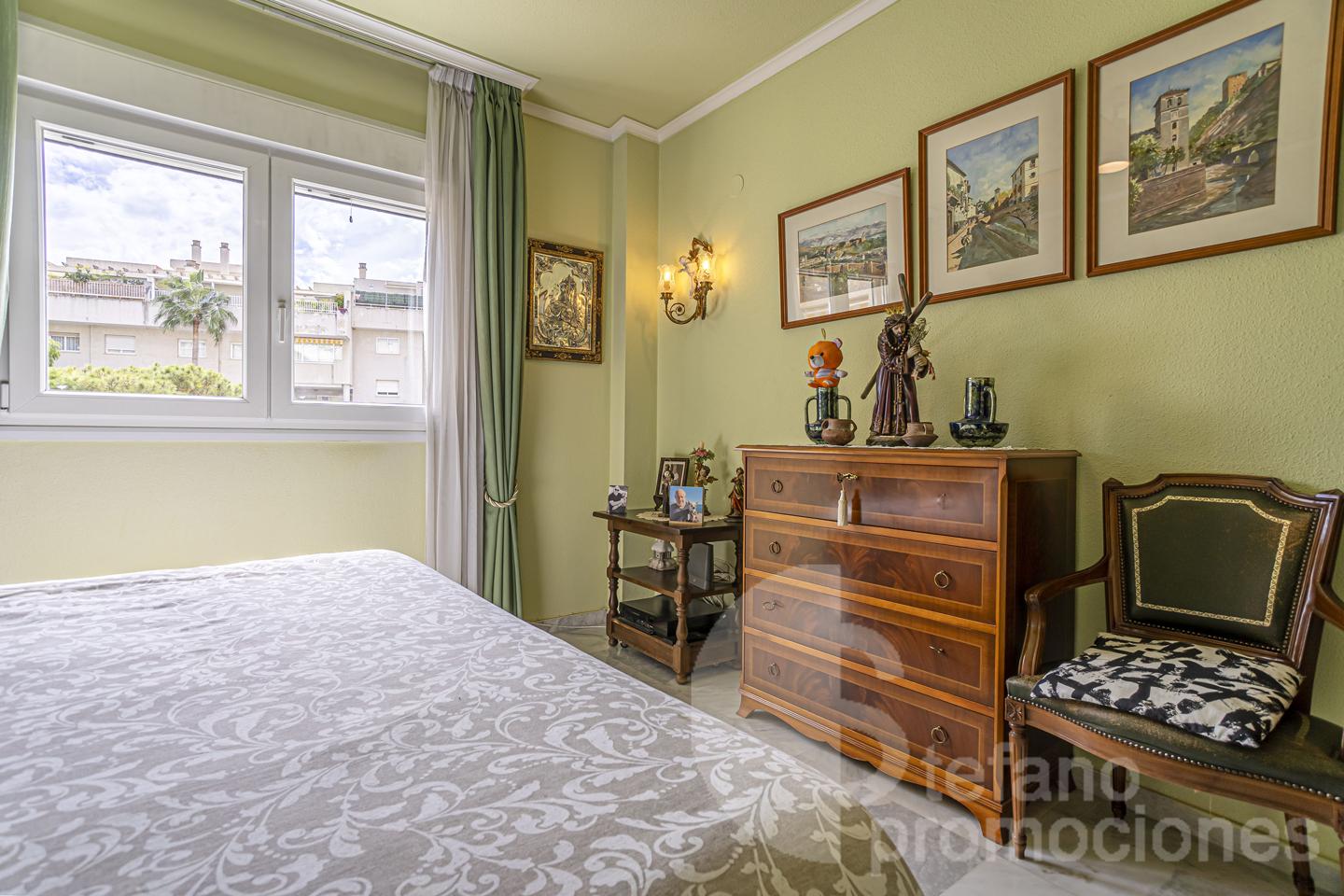 ¡OPORTUNIDAD ÚNICA EN LA ZONA MÁS EXCLUSIVA Y PRESTIGIOSA DE MÁLAGA! ESTA ESPECTACULAR VIVIENDA TOTALMENTE EXTERIOR TE ENVUELVE EN LUZ NATURAL GRACIAS REF:65120