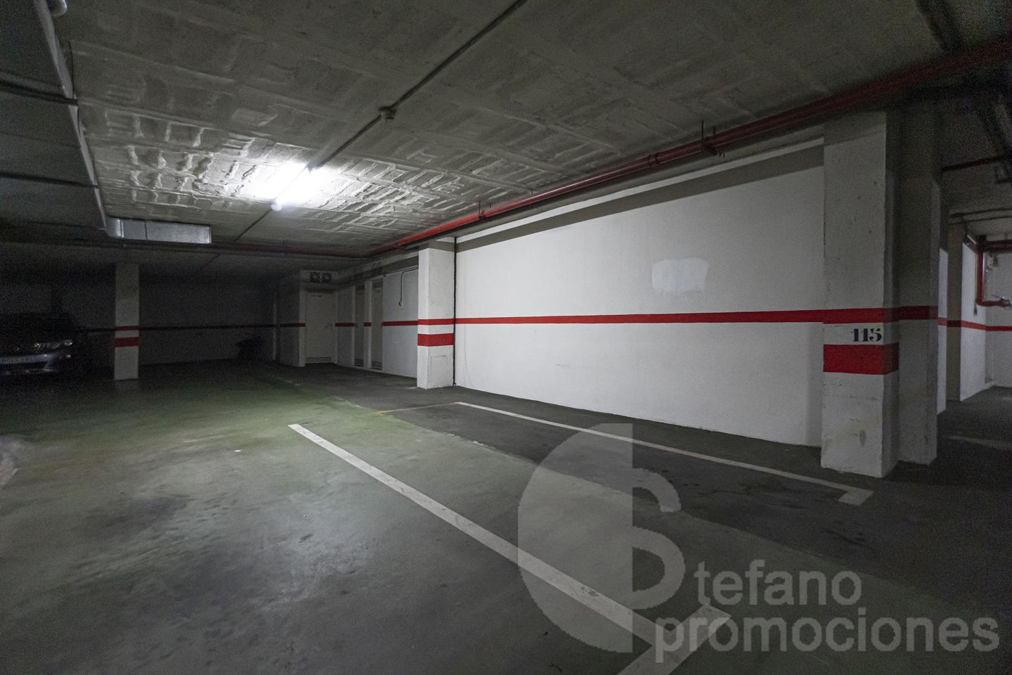 ¡OPORTUNIDAD ÚNICA EN LA ZONA MÁS EXCLUSIVA Y PRESTIGIOSA DE MÁLAGA! ESTA ESPECTACULAR VIVIENDA TOTALMENTE EXTERIOR TE ENVUELVE EN LUZ NATURAL GRACIAS REF:65120