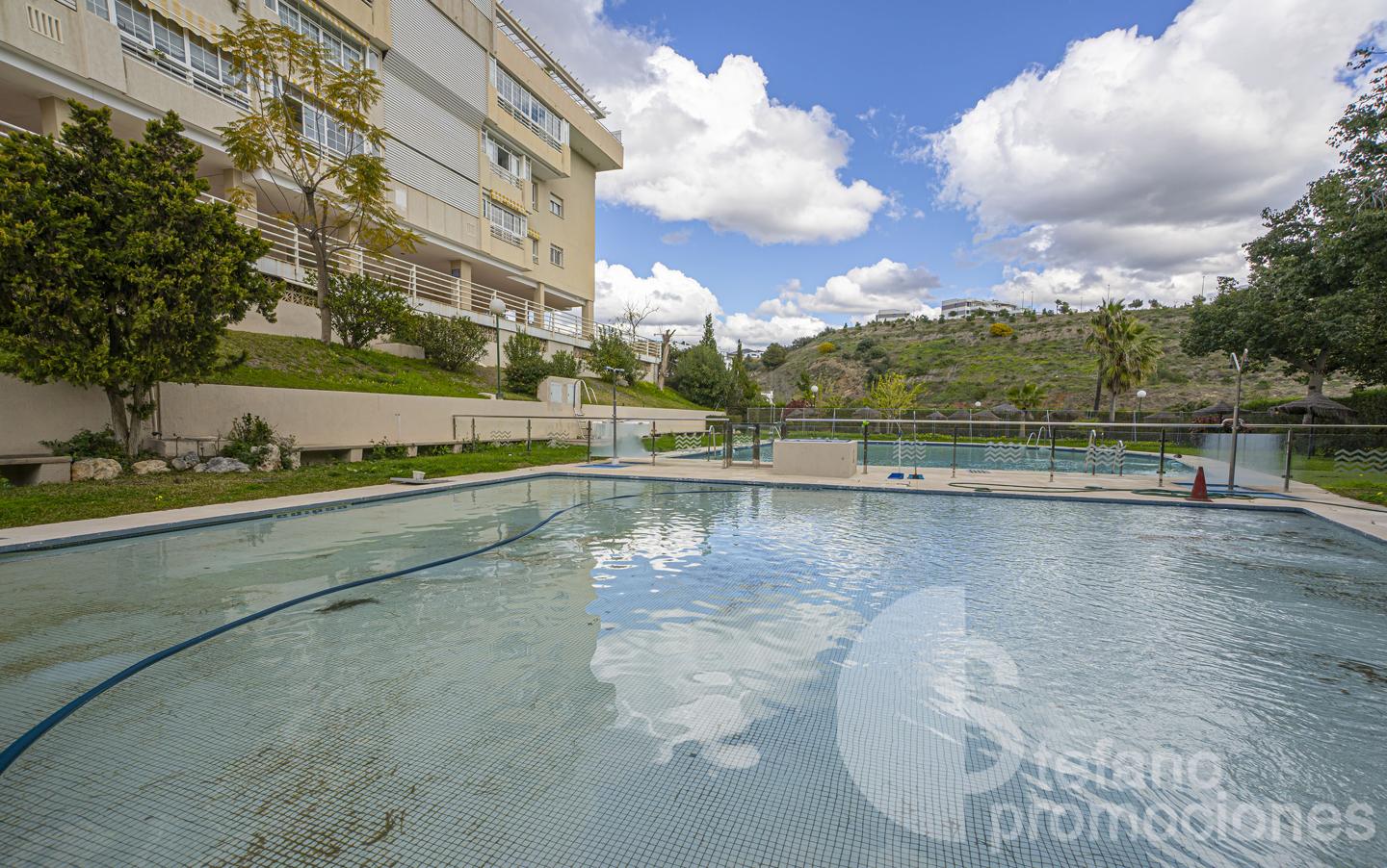 ¡OPORTUNIDAD ÚNICA EN LA ZONA MÁS EXCLUSIVA Y PRESTIGIOSA DE MÁLAGA! ESTA ESPECTACULAR VIVIENDA TOTALMENTE EXTERIOR TE ENVUELVE EN LUZ NATURAL GRACIAS REF:65120