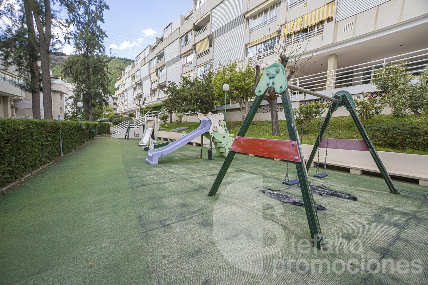 ¡OPORTUNIDAD ÚNICA EN LA ZONA MÁS EXCLUSIVA Y PRESTIGIOSA DE MÁLAGA! ESTA ESPECTACULAR VIVIENDA TOTALMENTE EXTERIOR TE ENVUELVE EN LUZ NATURAL GRACIAS REF:65120