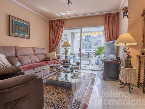 ¡OPORTUNIDAD ÚNICA EN LA ZONA MÁS EXCLUSIVA Y PRESTIGIOSA DE MÁLAGA! ESTA ESPECTACULAR VIVIENDA TOTALMENTE EXTERIOR TE ENVUELVE EN LUZ NATURAL GRACIAS REF:65120