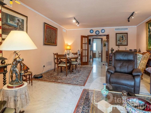 ¡OPORTUNIDAD ÚNICA EN LA ZONA MÁS EXCLUSIVA Y PRESTIGIOSA DE MÁLAGA! ESTA ESPECTACULAR VIVIENDA TOTALMENTE EXTERIOR TE ENVUELVE EN LUZ NATURAL GRACIAS REF:65120