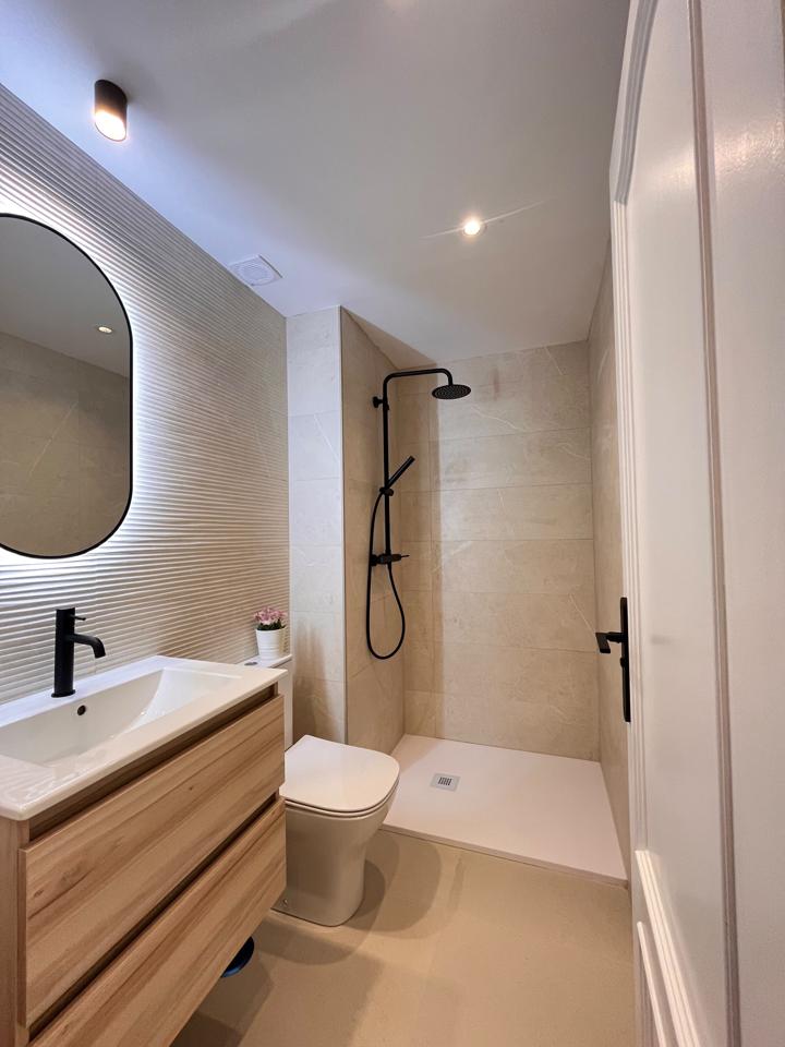 image_1574468_10.jpg PISO REFORMADO INTEGRALMNETE CON VISTAS AL MAR Y ALTAS CALIDADES EN ZONA ESTE DE MÁLAGA. 89 M² CONSTRUIDOS, 3 DORMITORIOS, REF:65129