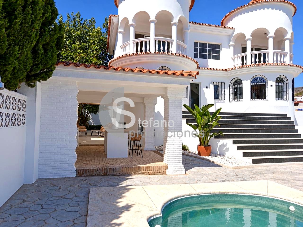 image_1574493_0.jpg VILLA INDEPENDIENTE CON PISCINA PRIVADA, JARDÍN Y ZONA DE BARBACOA EN BENALMÁDENA (ARROYO DE LA MIEL). REF:65132