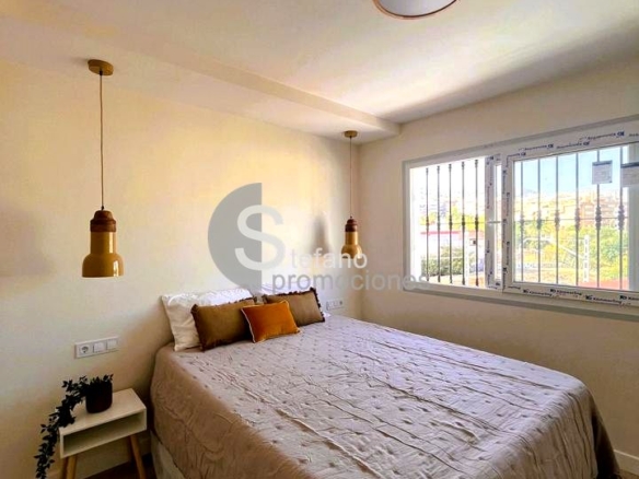 VILLA INDEPENDIENTE CON PISCINA PRIVADA, JARDÍN Y ZONA DE BARBACOA EN BENALMÁDENA (ARROYO DE LA MIEL). REF:65132