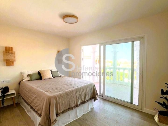 VILLA INDEPENDIENTE CON PISCINA PRIVADA, JARDÍN Y ZONA DE BARBACOA EN BENALMÁDENA (ARROYO DE LA MIEL). REF:65132