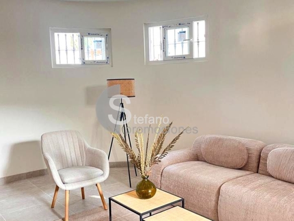 VILLA INDEPENDIENTE CON PISCINA PRIVADA, JARDÍN Y ZONA DE BARBACOA EN BENALMÁDENA (ARROYO DE LA MIEL). REF:65132