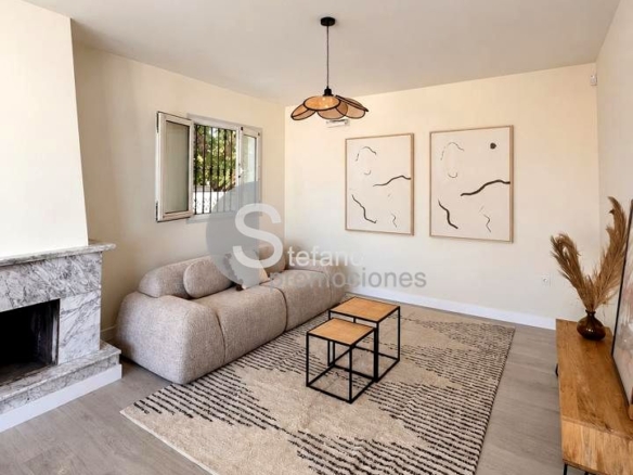VILLA INDEPENDIENTE CON PISCINA PRIVADA, JARDÍN Y ZONA DE BARBACOA EN BENALMÁDENA (ARROYO DE LA MIEL). REF:65132