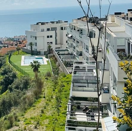 SU VIVIENDA EN MALAGA ESTE DE 4 DORMITORIOS, DE RECIENTE CONSTRUCCION (2019) CON VISTAS AL MAR  Y A LA MONTAÑA REF:65135