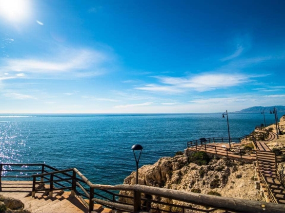 SU VIVIENDA EN MALAGA ESTE DE 4 DORMITORIOS, DE RECIENTE CONSTRUCCION (2019) CON VISTAS AL MAR  Y A LA MONTAÑA REF:65135