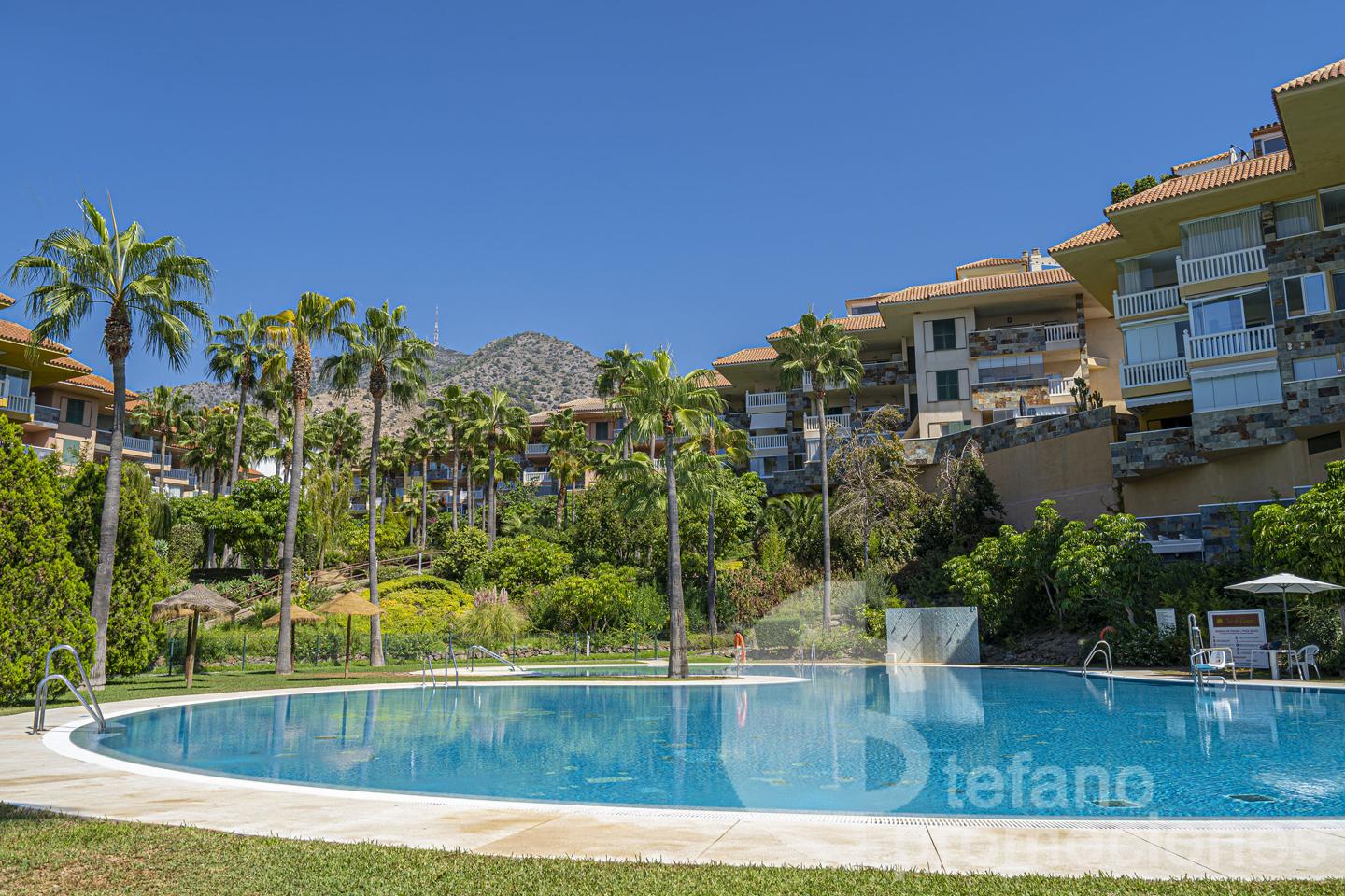 ENCANTADOR  APARTAMENTO  EN COMPLEJO RESIDENCIAL  CON EXCLUSIVAS ZONAS COMUNES EN  RESERVA DEL HIGUERÓN, AMPLIA TERRAZA DE 25 M² REF:65125