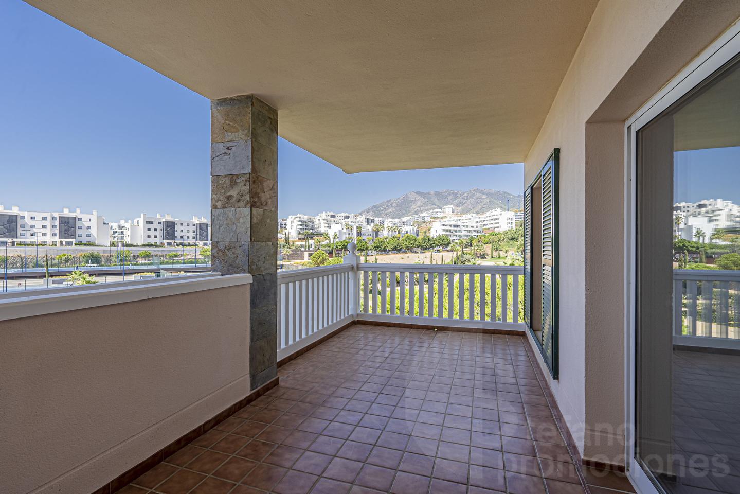ENCANTADOR  APARTAMENTO  EN COMPLEJO RESIDENCIAL  CON EXCLUSIVAS ZONAS COMUNES EN  RESERVA DEL HIGUERÓN, AMPLIA TERRAZA DE 25 M² REF:65125
