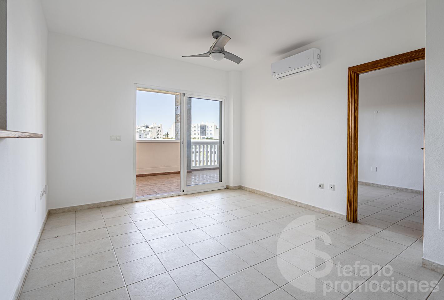 ENCANTADOR  APARTAMENTO  EN COMPLEJO RESIDENCIAL  CON EXCLUSIVAS ZONAS COMUNES EN  RESERVA DEL HIGUERÓN, AMPLIA TERRAZA DE 25 M² REF:65125