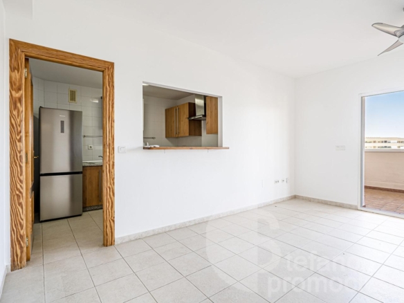 ENCANTADOR  APARTAMENTO  EN COMPLEJO RESIDENCIAL  CON EXCLUSIVAS ZONAS COMUNES EN  RESERVA DEL HIGUERÓN, AMPLIA TERRAZA DE 25 M² REF:65125