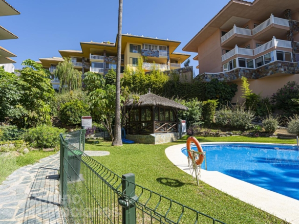 ENCANTADOR  APARTAMENTO  EN COMPLEJO RESIDENCIAL  CON EXCLUSIVAS ZONAS COMUNES EN  RESERVA DEL HIGUERÓN, AMPLIA TERRAZA DE 25 M² REF:65125