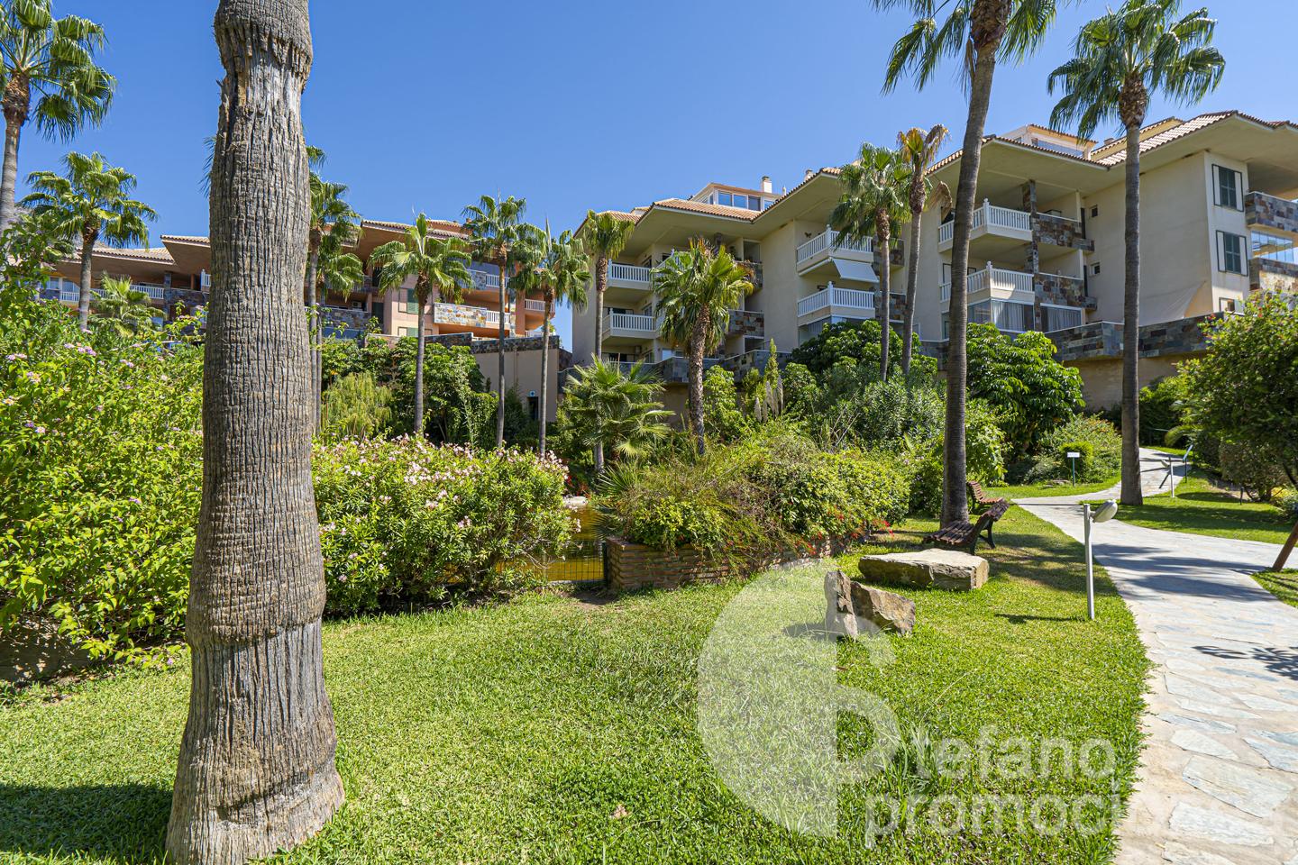 ENCANTADOR  APARTAMENTO  EN COMPLEJO RESIDENCIAL  CON EXCLUSIVAS ZONAS COMUNES EN  RESERVA DEL HIGUERÓN, AMPLIA TERRAZA DE 25 M² REF:65125