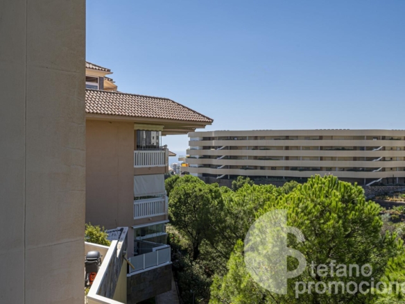 ENCANTADOR  APARTAMENTO  EN COMPLEJO RESIDENCIAL  CON EXCLUSIVAS ZONAS COMUNES EN  RESERVA DEL HIGUERÓN, AMPLIA TERRAZA DE 25 M² REF:65125