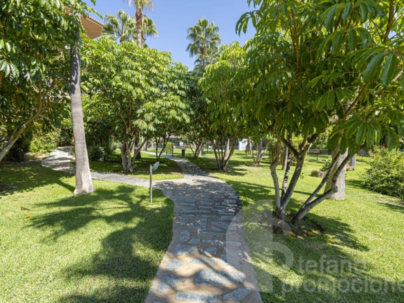 ENCANTADOR  APARTAMENTO  EN COMPLEJO RESIDENCIAL  CON EXCLUSIVAS ZONAS COMUNES EN  RESERVA DEL HIGUERÓN, AMPLIA TERRAZA DE 25 M² REF:65125